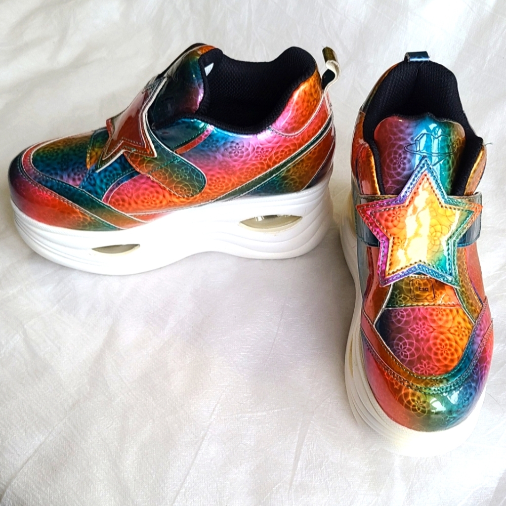 NWT OBO: QU' lenticular Women's Size 6 YRU Shoes - Picture 3 of 7